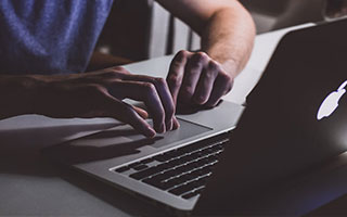 意甲媒体透露：米兰对阵罗马的比赛，俱乐部将祭出全新的锋线组合，恩昆库搭档奇克首发